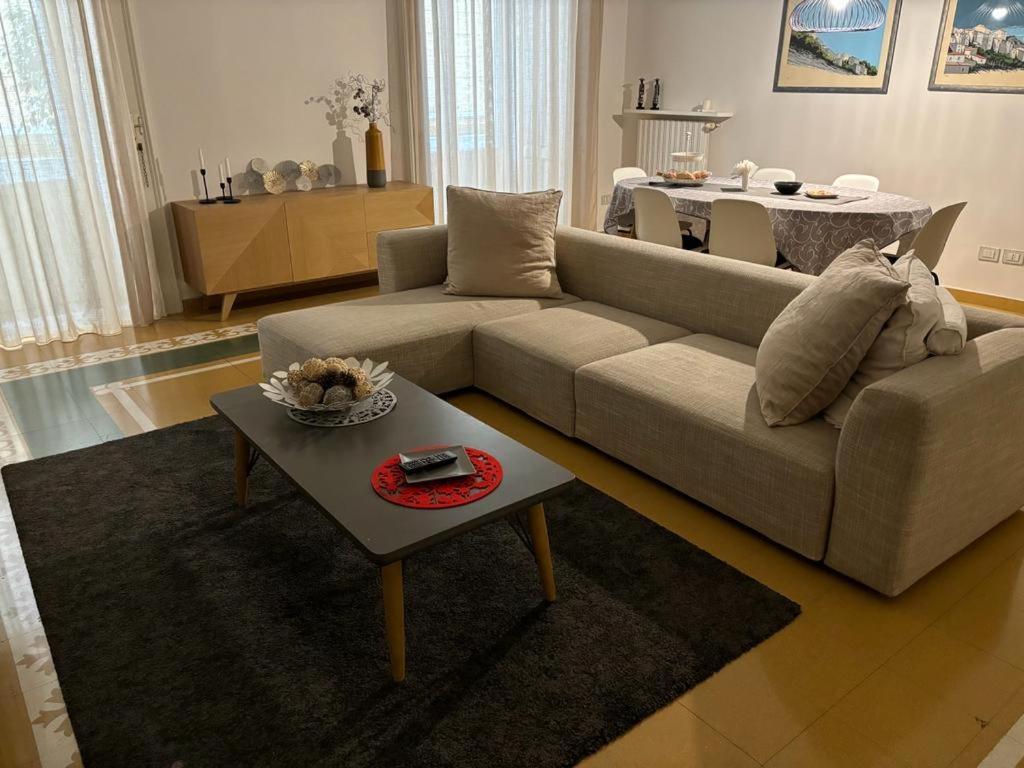 Luxury Manfredi Apartment Salerno Eksteriør billede