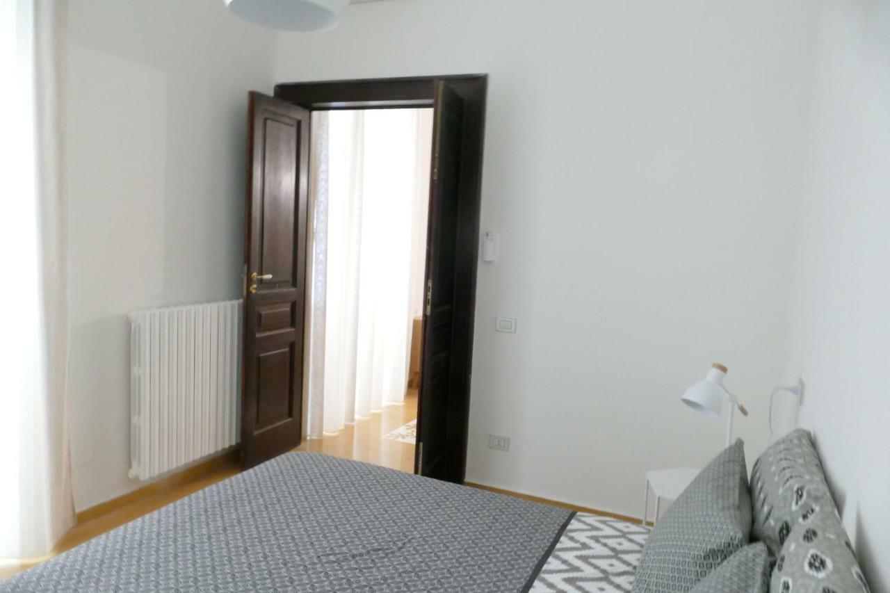 Luxury Manfredi Apartment Salerno Eksteriør billede