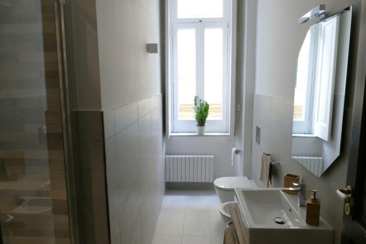 Luxury Manfredi Apartment Salerno Eksteriør billede