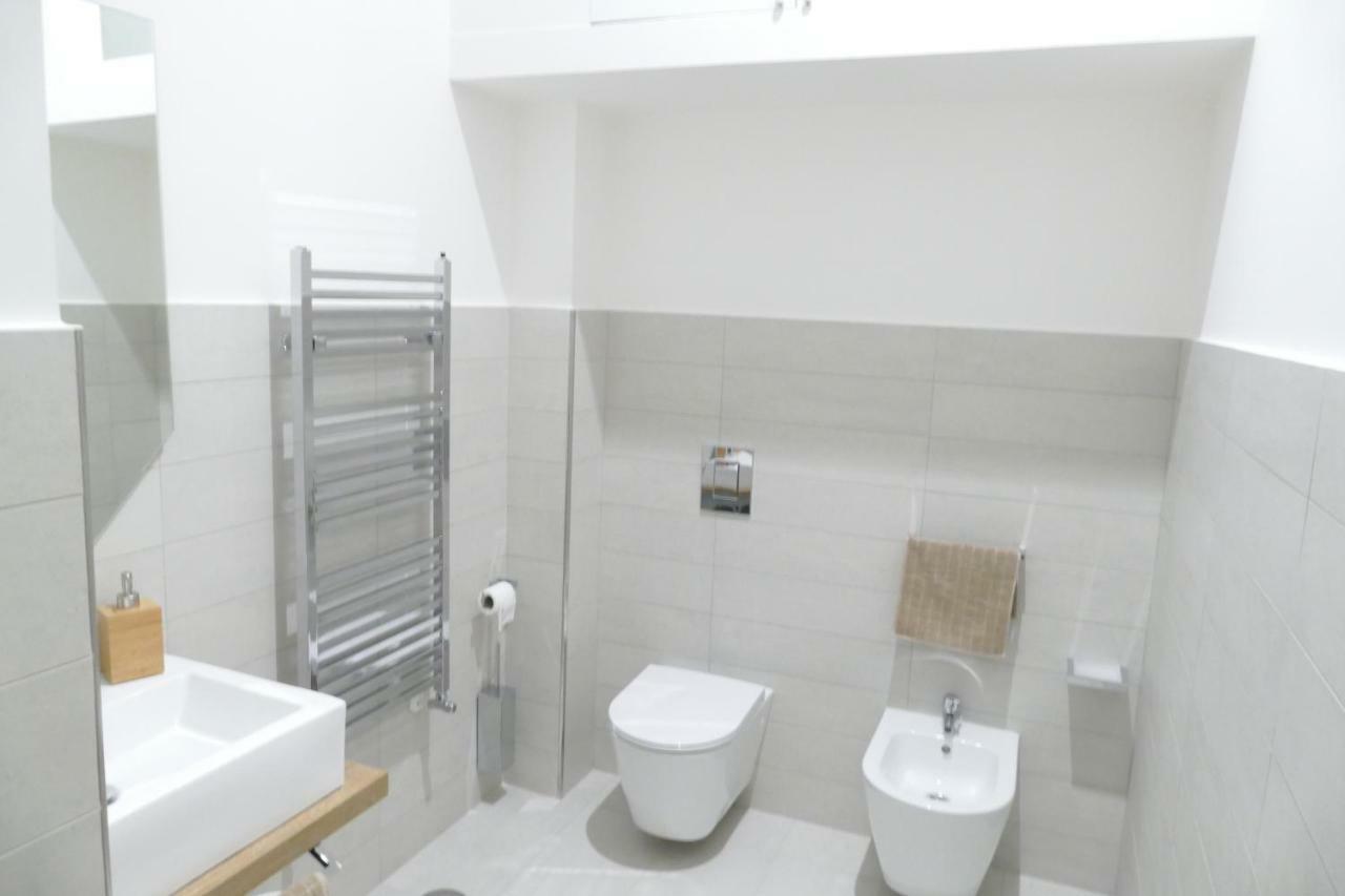 Luxury Manfredi Apartment Salerno Eksteriør billede