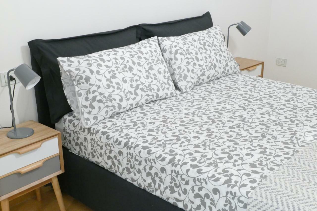 Luxury Manfredi Apartment Salerno Eksteriør billede
