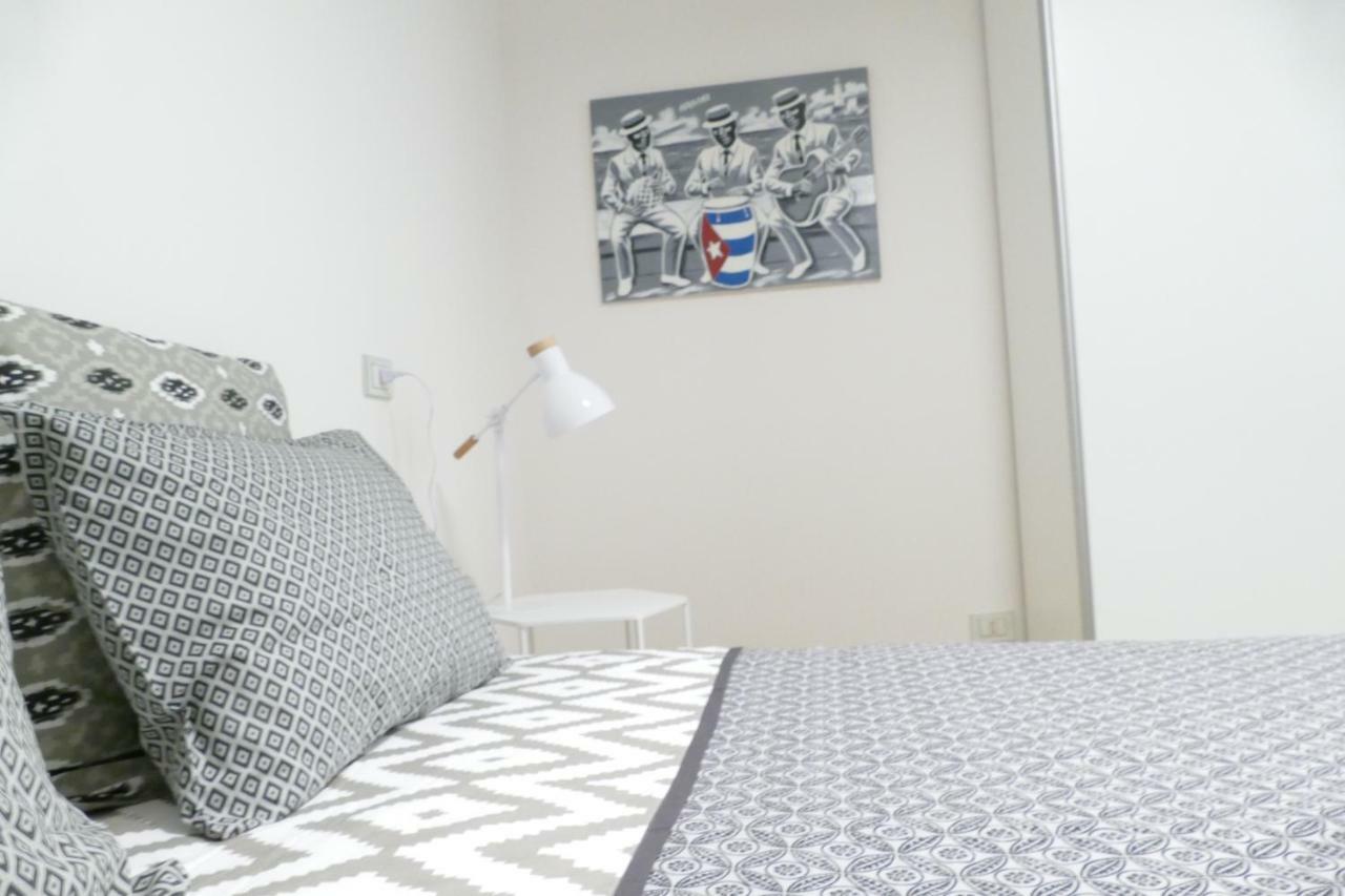 Luxury Manfredi Apartment Salerno Eksteriør billede