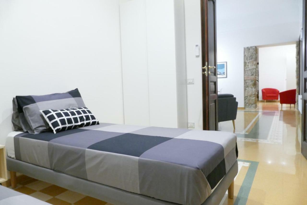 Luxury Manfredi Apartment Salerno Eksteriør billede