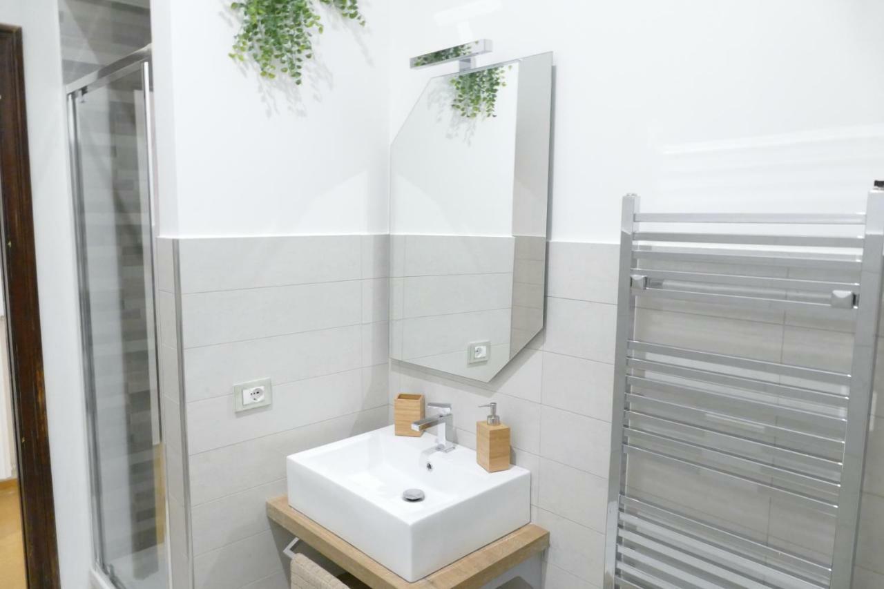 Luxury Manfredi Apartment Salerno Eksteriør billede